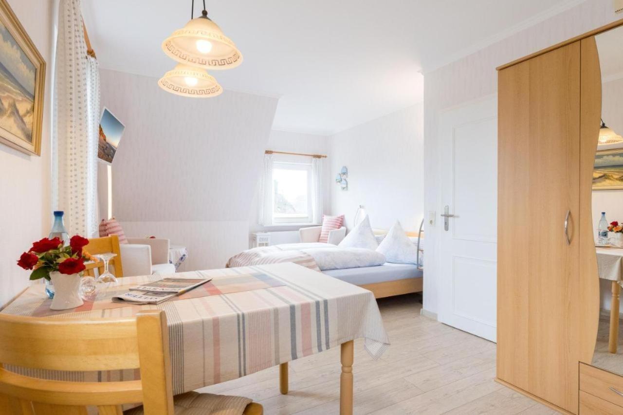 Ferienwohnungen Peters Sylt 外观 照片